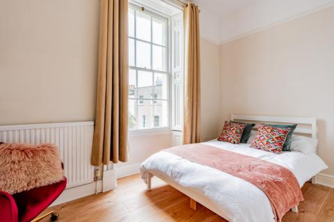 First Floor Flat, 2 Frederick Place, Bristol, BS8 1AS