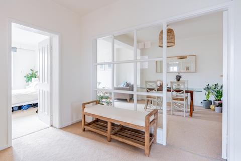Flat 3, 13 Royal Park, Bristol, BS8 3AL