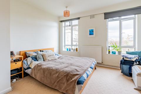 Flat 3, 13 Royal Park, Bristol, BS8 3AL