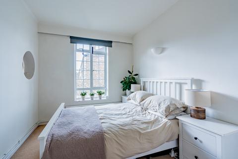 Flat 3, 13 Royal Park, Bristol, BS8 3AL