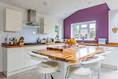 47 Bakersfield, Longwell Green, Bristol, BS30 9YP