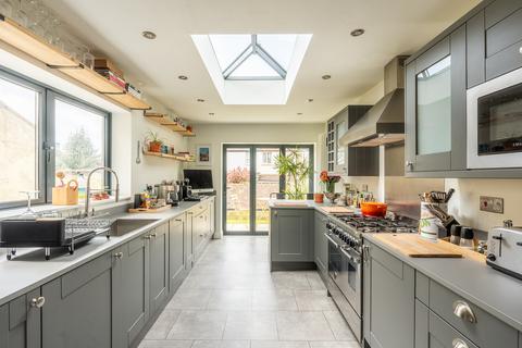 7 Grantham Road, Bristol, BS15 1JR