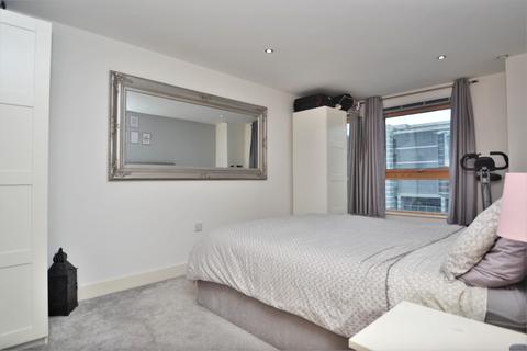 2 bedroom flat to rent, Mackenzie House, Chadwick Street, Leeds LS10