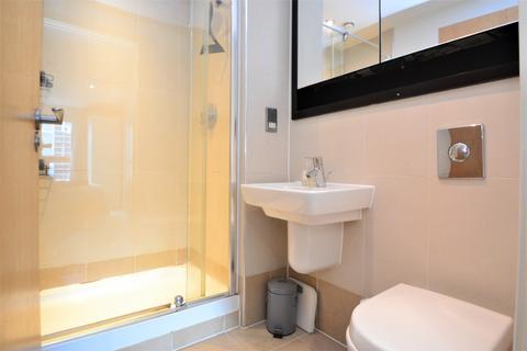 2 bedroom flat to rent, Mackenzie House, Chadwick Street, Leeds LS10