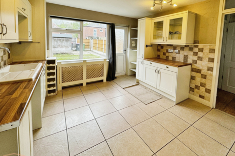 3 bedroom end of terrace house for sale, Botany Bay Close, Telford TF4