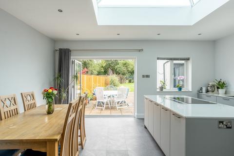 70 Kenmore Crescent, Bristol, BS7 0TR