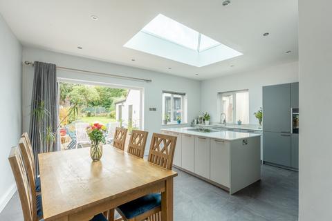70 Kenmore Crescent, Bristol, BS7 0TR