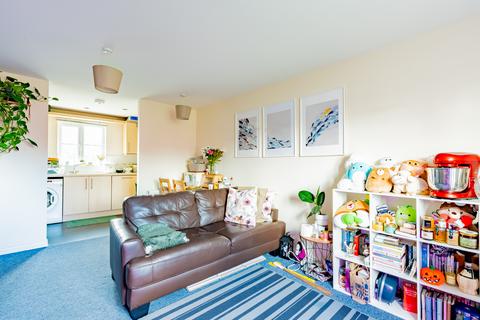 Flat 3, 18 Amis Walk, Horfield, Bristol, BS7 0EX