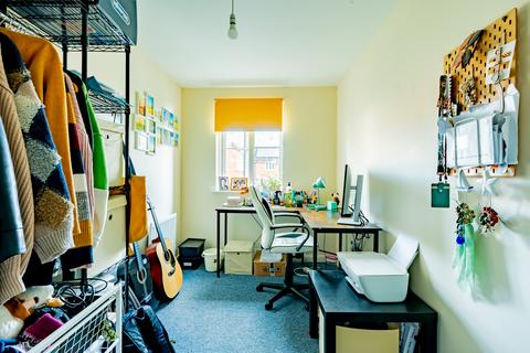 Flat 3, 18 Amis Walk, Horfield, Bristol, BS7 0EX