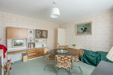 36 Kenmore Crescent, Bristol, BS7 0TL