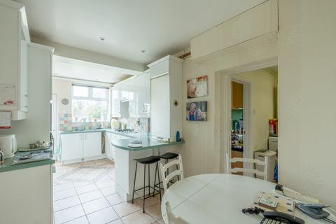 36 Kenmore Crescent, Bristol, BS7 0TL
