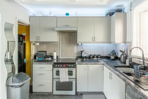 82 Glyn Vale, Bristol, BS3 5JF