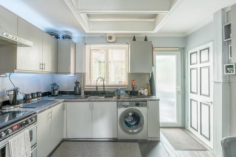 82 Glyn Vale, Bristol, BS3 5JF