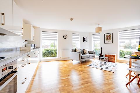 Flat 2, 18 Abrahams Close, Bristol, BS4 1FQ