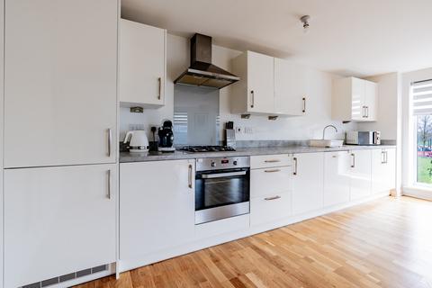 Flat 2, 18 Abrahams Close, Bristol, BS4 1FQ