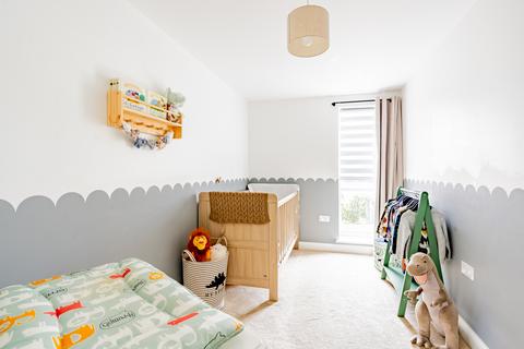 Flat 2, 18 Abrahams Close, Bristol, BS4 1FQ