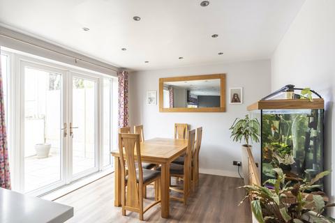 23 Chestnut Grove, Clevedon, BS21 7LA