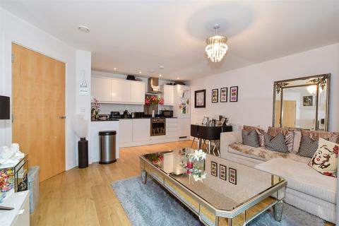 1 bedroom flat for sale, High Street, Redhill, Surrey