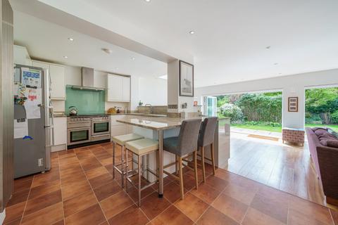 6 Broom Hill, Stoke Poges, Slough, SL2 4PU