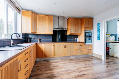 18 Avonleaze, Bristol, BS9 2HU