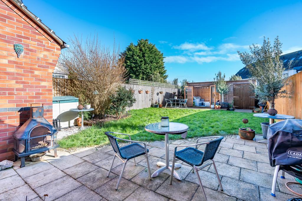 Severn Beach, Bristol BS35 4 bed detached house for sale £415,000