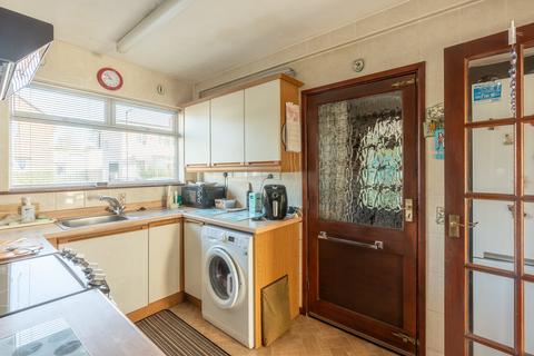 2 Badenham Grove, Bristol, BS11 0LN