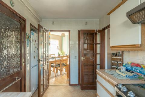2 Badenham Grove, Bristol, BS11 0LN