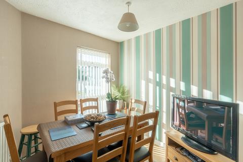 2 Badenham Grove, Bristol, BS11 0LN