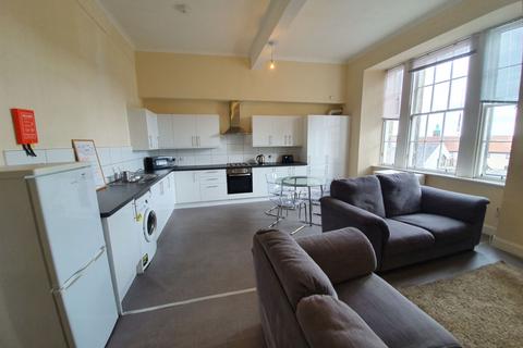 5 bedroom flat to rent, South Bridge, Edinburgh EH1