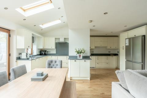 8 Raynes Road, Bristol, BS3 2DL