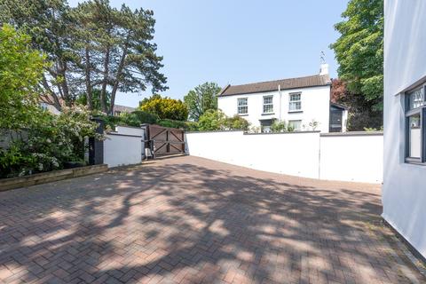 323 Bishopsworth Road, Bristol, BS13 7LN