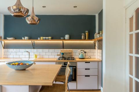 14 Raymend Walk, Bristol, BS3 5AP