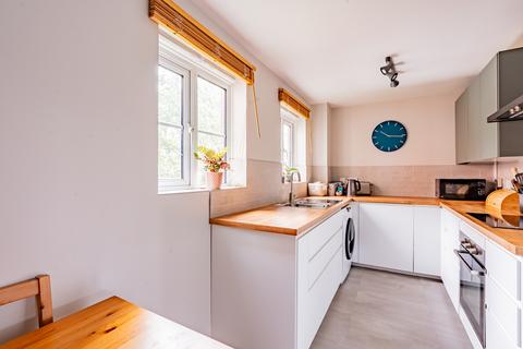 16 Hedgers Close, Ashton, Bristol, BS3 2SX