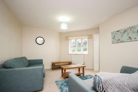 2 bedroom flat for sale, Broomfield, Bells Yew Green, TN3