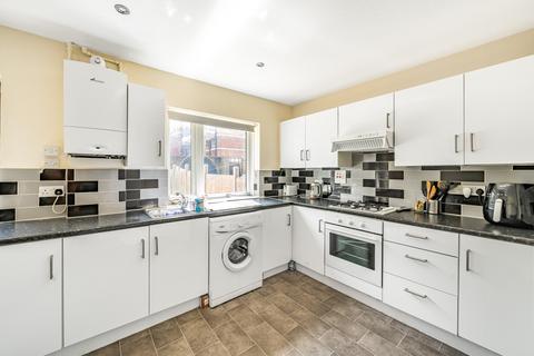 4 bedroom flat to rent, Rothsay Street London SE1