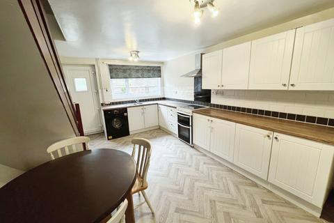 2 bedroom terraced house to rent, Manthorpe Road, Grantham, NG31