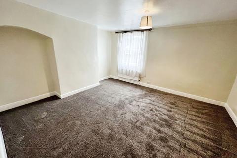2 bedroom terraced house to rent, Manthorpe Road, Grantham, NG31