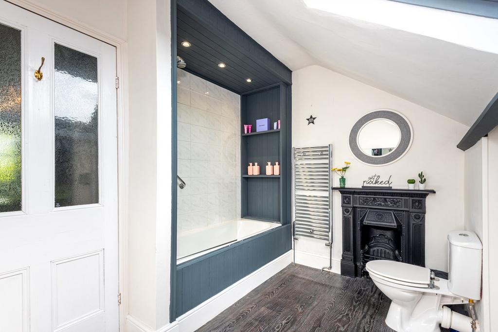 Attic En-Suite Bathroom