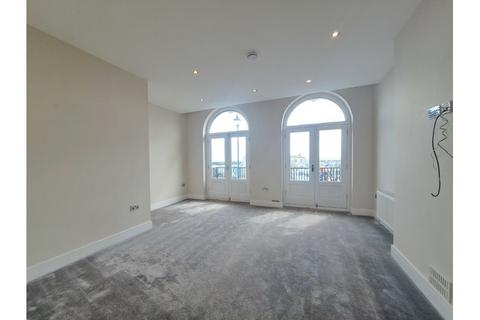 3 bedroom flat to rent, Harbour Parade, Ramsgate CT11