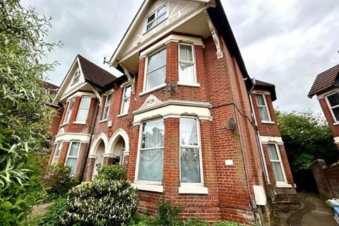 1 bedroom flat for sale, 150 Hill Lane, Southampton, Hampshire, SO15 5TY