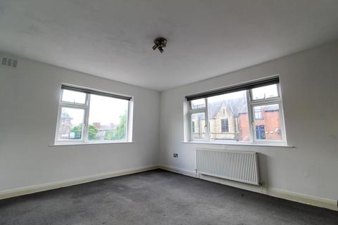 2 bedroom flat to rent, Chorlton, Manchester M21
