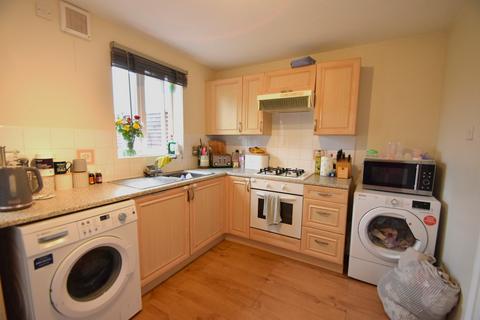 2 bedroom terraced house to rent, Lapwing Close, Cullompton, Devon, EX15