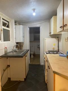 2 bedroom terraced house to rent, Russell Street, Luton LU1