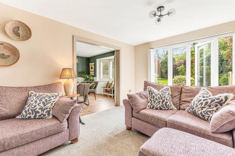 25 Barons Close, Kirby Muxloe, Leicester, LE9 2BW