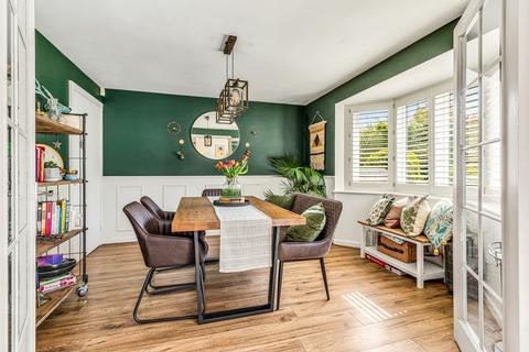 25 Barons Close, Kirby Muxloe, Leicester, LE9 2BW