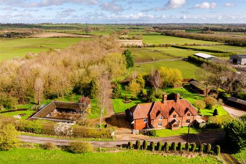 3 bedroom equestrian property for sale, Hogshaw Road, Hogshaw, Buckingham, Buckinghamshire, MK18