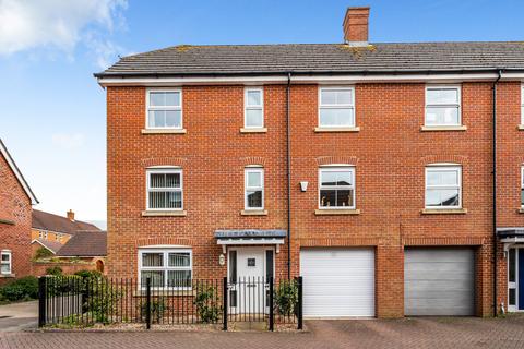 4 bedroom end of terrace house for sale, Withy Close, Romsey, Hampshire, SO51