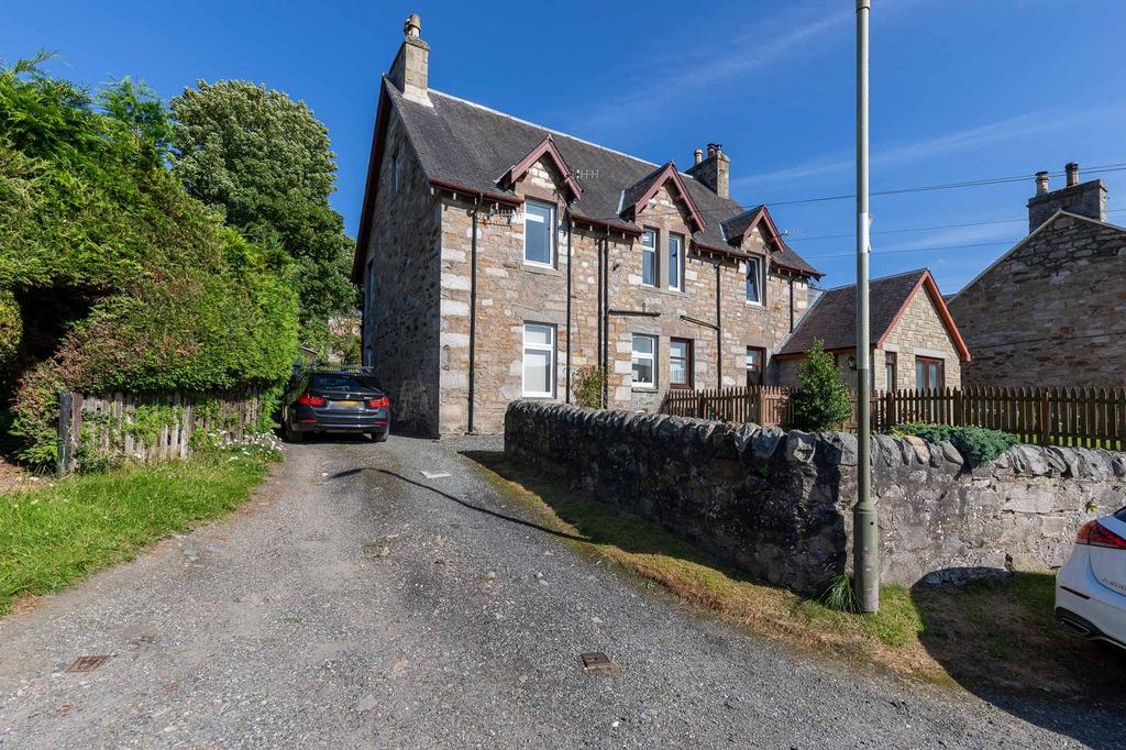 22 Murray Place, Pitlochry, Perth And... 2 bed for sale £