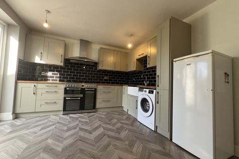 4 bedroom terraced house to rent, Eighth Avenue, Bristol BS7