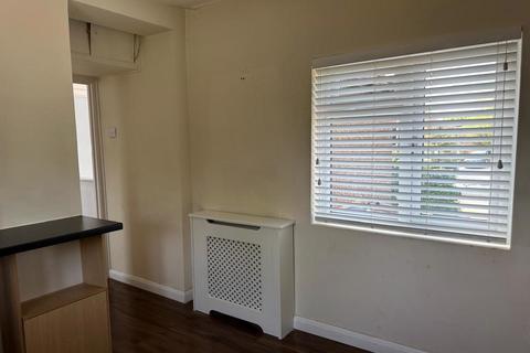 2 bedroom flat to rent, Malden Road, New Malden, Surrey, KT3